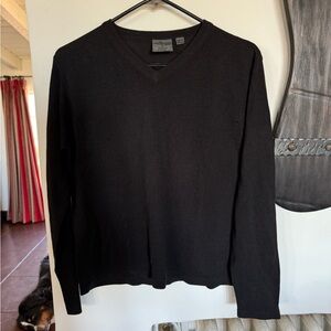Country Road black v-neck long sleeved top. Size Small in excellent condition
